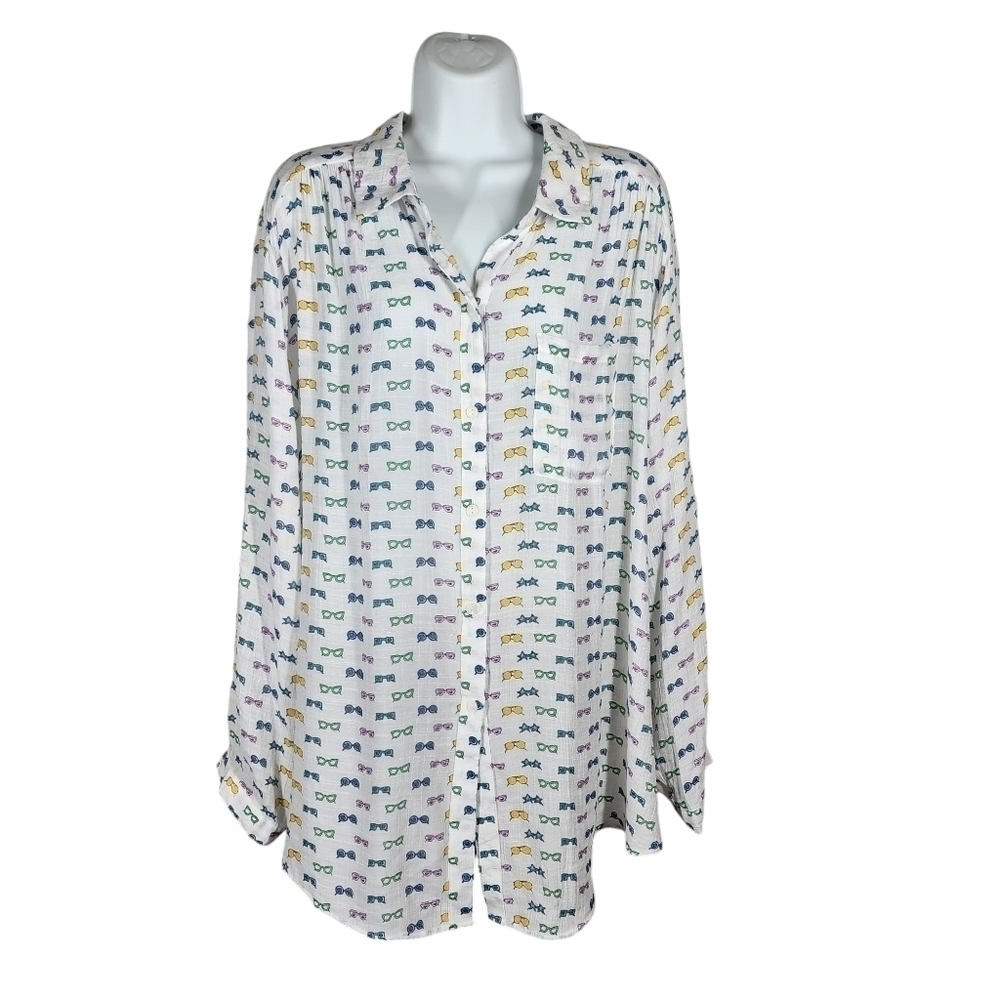 ZAC & RACHEL WOMAN NOVELTY SUNGLASSES BUTTON FRONT BLOUSE